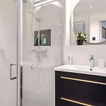 Garden & Bed Apartment