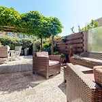 Garden & Bed Apartment