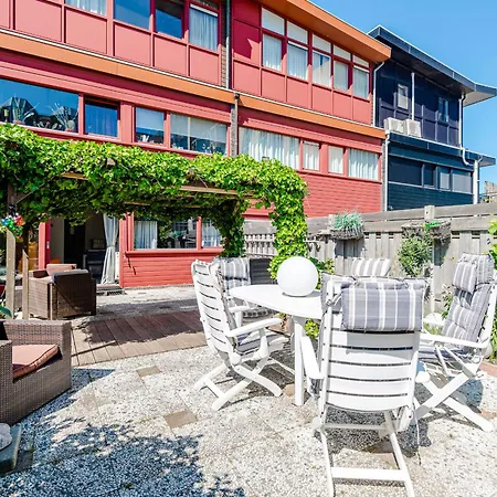 Apartment Garden & Bed *